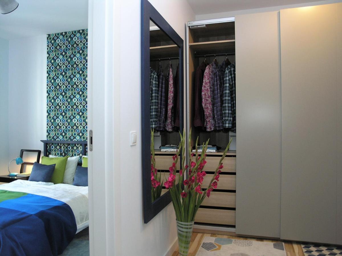 Apartament Metro Kowienska Varşovia Exterior foto